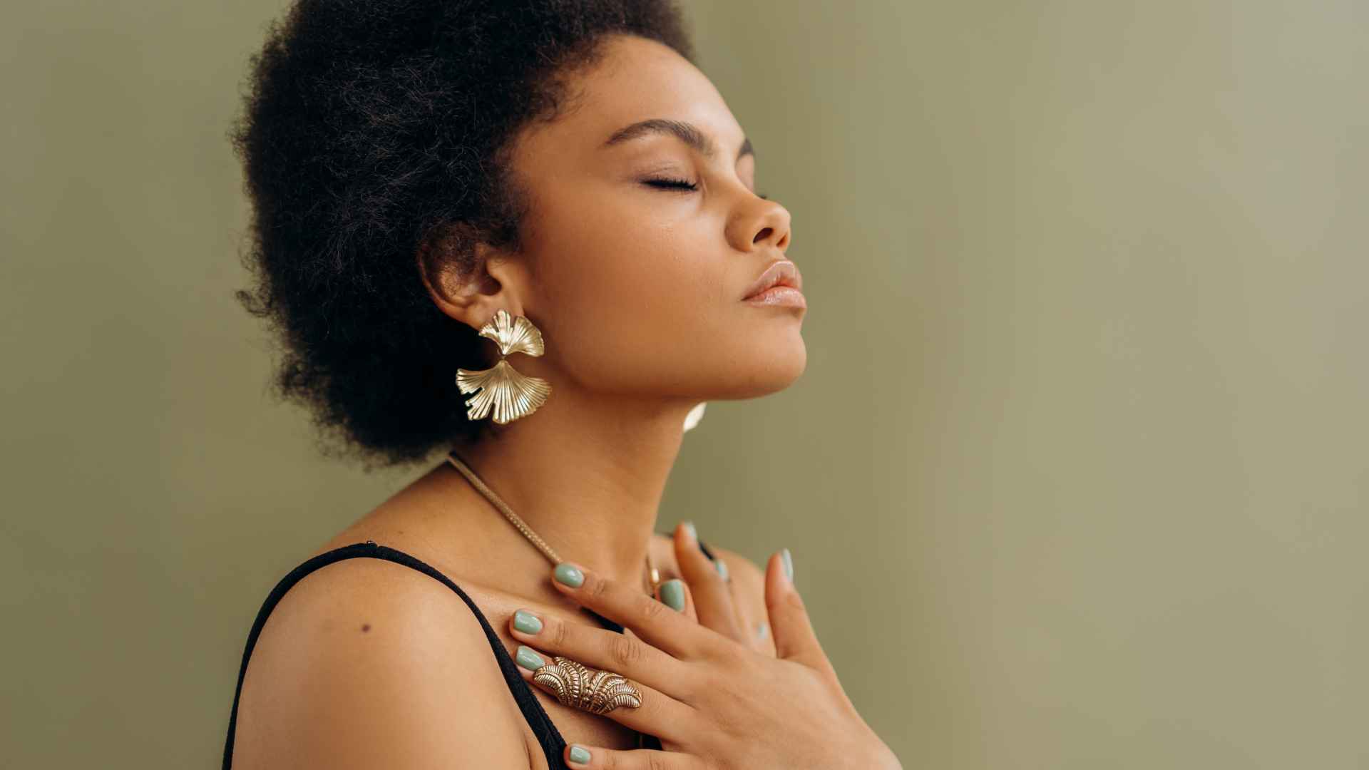 femme pratiquant la pleine conscience